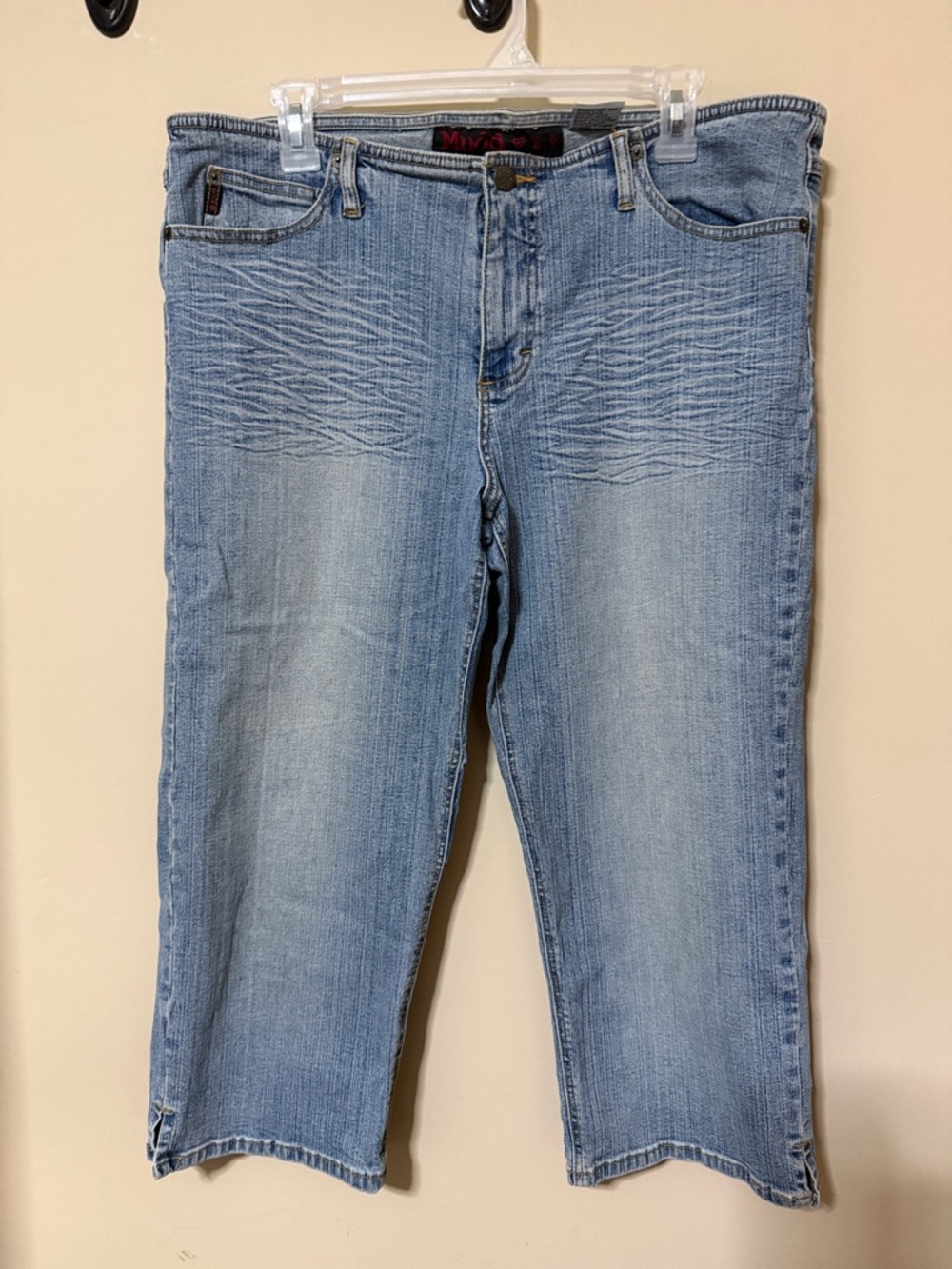 Mudd Light Wash Denim Capris